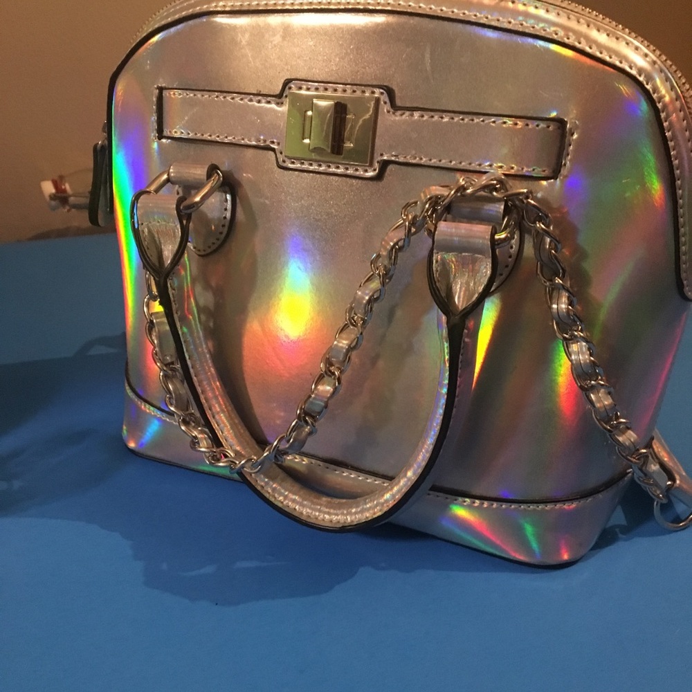 Holographic, self-standing purse/ mini tote
